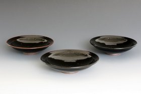 鉄釉皿